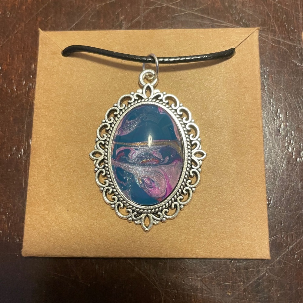 Acrylic pour necklace